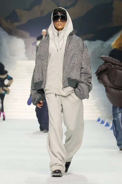 Look 25